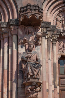 Statue on the Straßburger Münster von safaribears