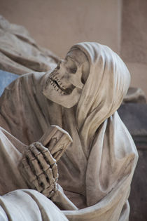 Mausoleum in St. Thomas - Detail by safaribears