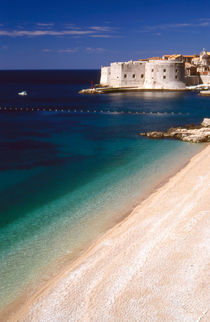 Ploce beach and St John's Fortress, Dubrovnik, Croatia von Steve Outram