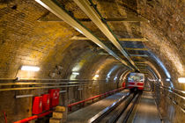 Tunnel von Evren Kalinbacak