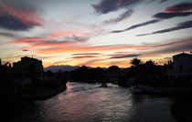 Sunset over the channel von Marta Przybyszewska