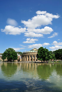 Stuttgart - Staatstheater spiegelt sich im Eckensee by Matthias Hauser