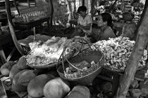Burmese market BW by RicardMN Photography