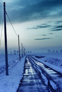 blue freezing road von emanuele molinari