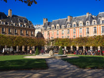 Place des Vosges, Paris by Louise Heusinkveld