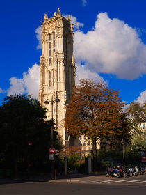 Tour St Jacques, Paris by Louise Heusinkveld