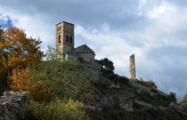 Church and castle in Puente de Montanana  von RicardMN Photography