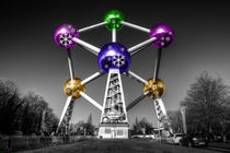 Xmas Atomium by Rob Hawkins