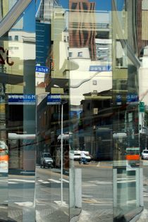 Reflection of the avenue by Fabio Godoy