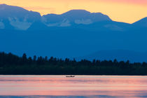 Rowing over lake Ladtjojaure von Intensivelight Panorama-Edition