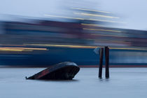 Wrack und Containerschiff by kunertus