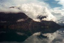 Mountain in fjord, Norway von intothewide