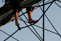 Sailor sitting in the rigging von Intensivelight Panorama-Edition