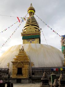 Gompa in Kathmandu by reisemonster