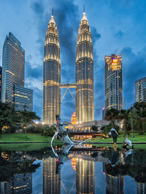 Whale Towers von Henrik Spranz