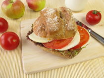 Roggenbrötchen mit Tomate und Mozzarella von Heike Rau