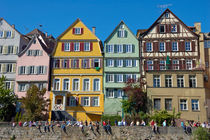 Bunte Häuser an der Tübinger Neckarfront by Matthias Hauser