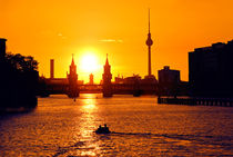 Berlin skyline bei Sonnenuntergang von topas images