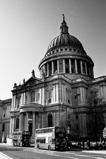 St Paul's Cathedral London by David Pyatt