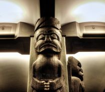 NATIVE INDIAN SCULPTYRE IN MUSEUM OF NATURAL HISTORY von Maks Erlikh