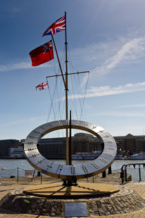 Sundial St Katherines Dock von David Pyatt