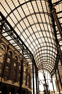 Hay's Galleria London by David Pyatt