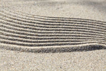 Strukturen im Sand (04) von Karina Baumgart