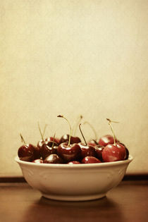 Bowl o' Cherries by Trish Mistric
