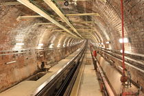 Old Tunnel Line von Evren Kalinbacak