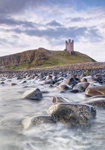 Dunstanburgh Castle Boulders von Chris Frost