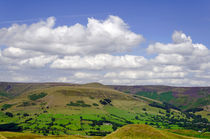 Across the Valley to Grindslow Knoll von Rod Johnson