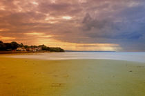 Cloud Break Over Osbourne Bay von Rod Johnson