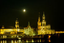 Das Elbufer in Dresden bei Nacht by Gina Koch