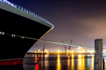 Cruise Ship at Night von kunertus