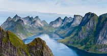 Reinefjorden, Moskenesøya, Lofoten Islands, Norway von Tom Dempsey