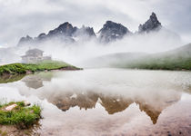 Foggy peak reflection, Pala Dolomites von Tom Dempsey
