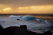 Abendbrandung, surf in the light of sunset von Sabine Radtke