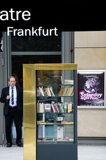 Theater Frankfurt  by Bastian  Kienitz