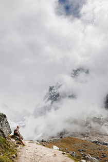 Resting in the clouds. by Tom Hanslien