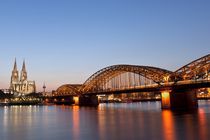 Der Kölner Dom und die Hohenzollern-Brücke by Günter Jörgenshaus