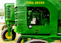 John Deere Model L With Model G Behind von Jon Woodhams