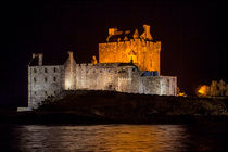 Eilean Donan Castle at Night von Derek Beattie