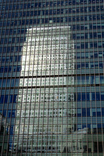 Canary wharf Reflection by David Pyatt