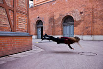 Woman in levitation von creativemarc