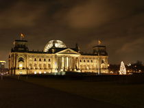 Parliament by night von Jake Ratz