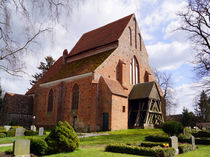 Backsteinerne Dorfkirche in Basse by Sabine Radtke