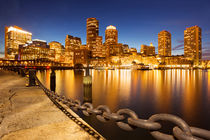 Boston, Massachusetts, USA skyline from Fan Pier at night von Sara Winter