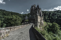 Burg Eltz 76-mystisch von Erhard Hess