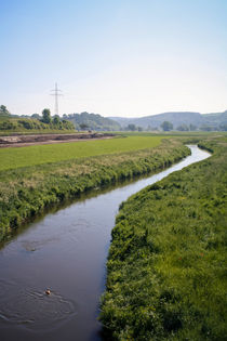 Landschaft mit Fluss by sylbe