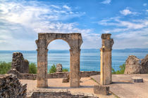  Grotte des Catull in Sirmione am Gardasee von Gina Koch